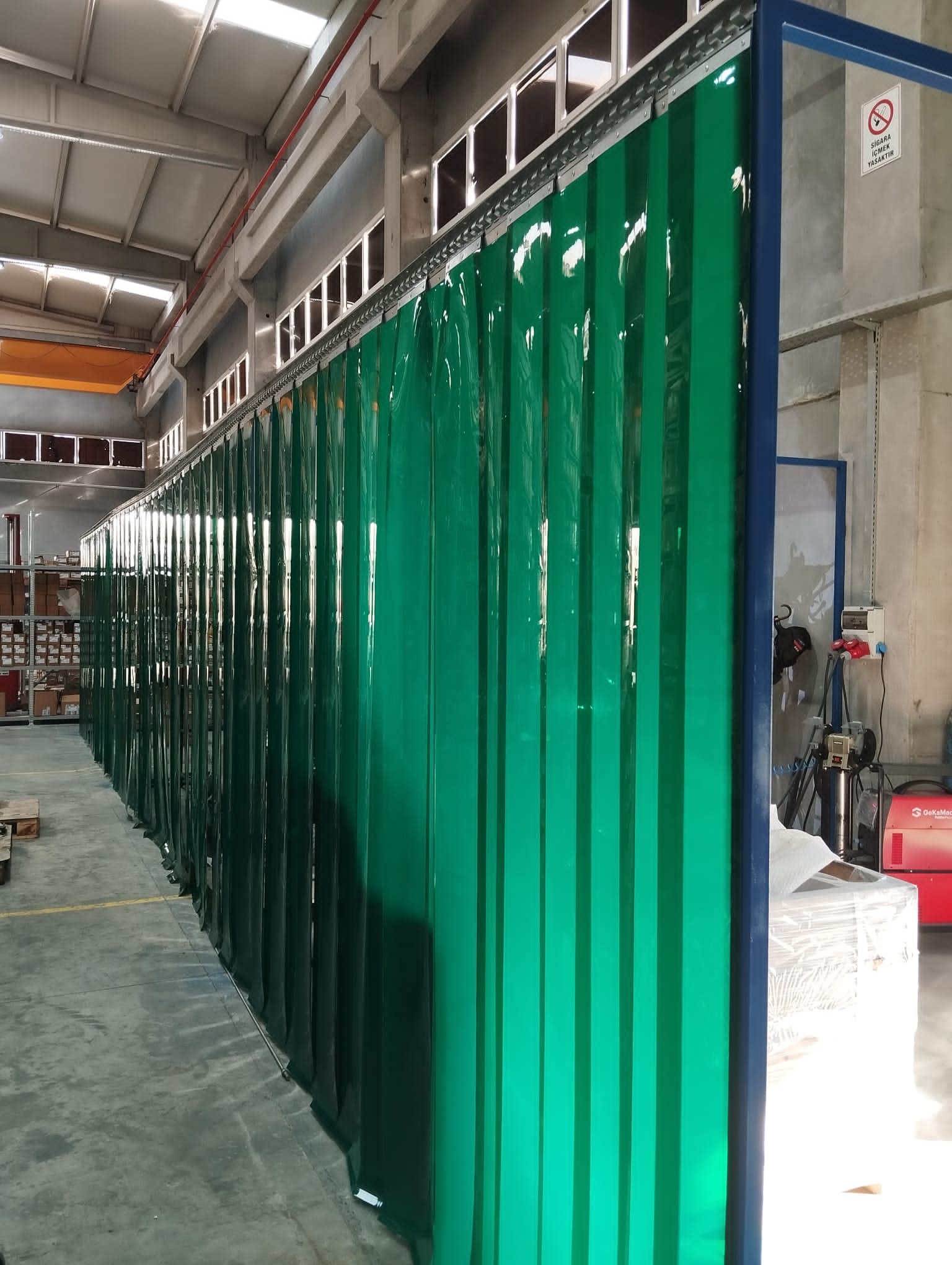 Kaynak yeşil PVC şerit perde ISO 25980